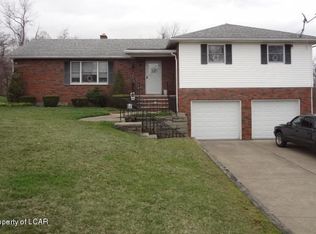 25 Brown Crest Dr, West Wyoming, PA 18644