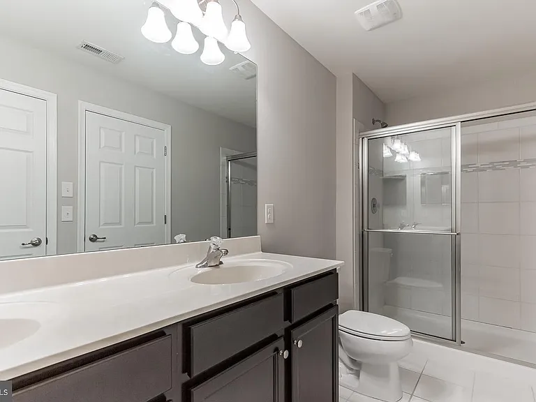 507 Lexington Mews — Photo 17