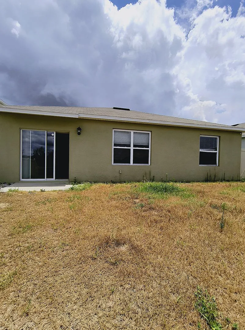 $500 Off The Rent On Second Month Beautiful 4 Bedroom, 2 Bath Single Family Home For Rent — Photo 3