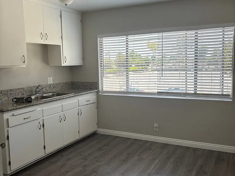 13425 Mulberry Dr — Photo 12