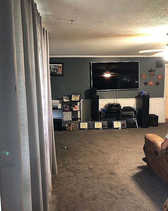 1st image of 1614 Avenue A