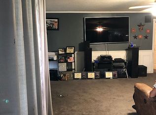 1614 Avenue A, Danbury, TX 77534