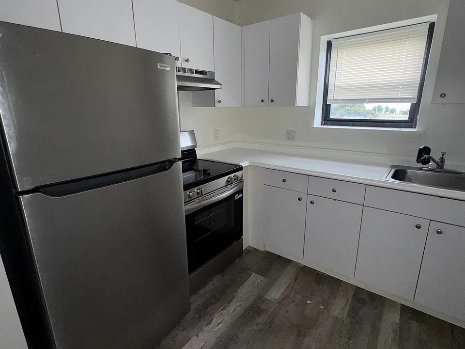 832 Atlantic St #1