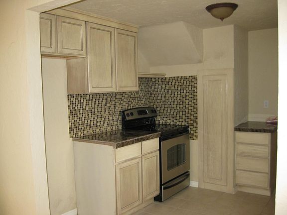 2nd image of 3041 NW 11th St
