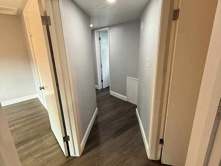 927 University Ave — Photo 3