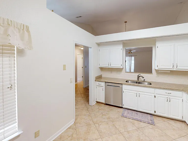 318 Mirabelle Dr — Photo 4