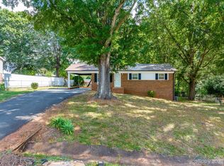 1221 Shannonbrook Dr, Newton, NC 28658
