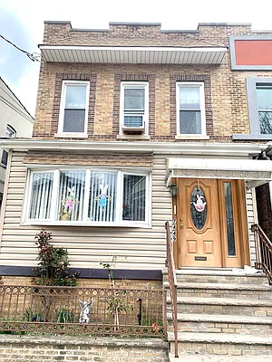 Rented by Evergreen Realty & Investments | media 16