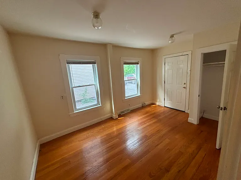 57 Lakeview Ave #E — Photo 12