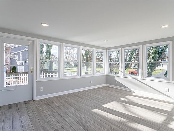 5th image of 9 Hickory Pond Dr