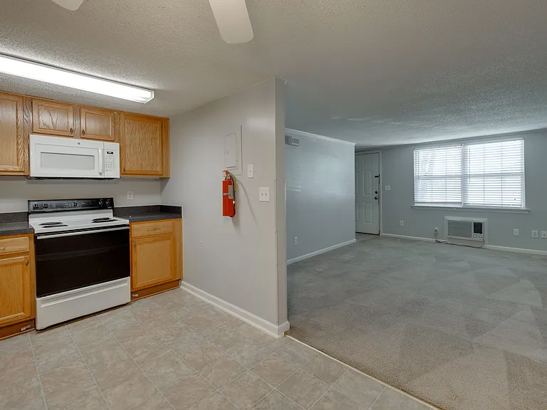 112 Sweetland Dr #1 — Photo 7