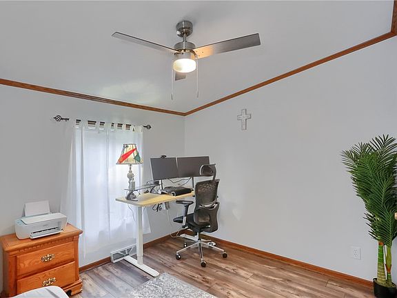 3rd image of 123 Merle Ln