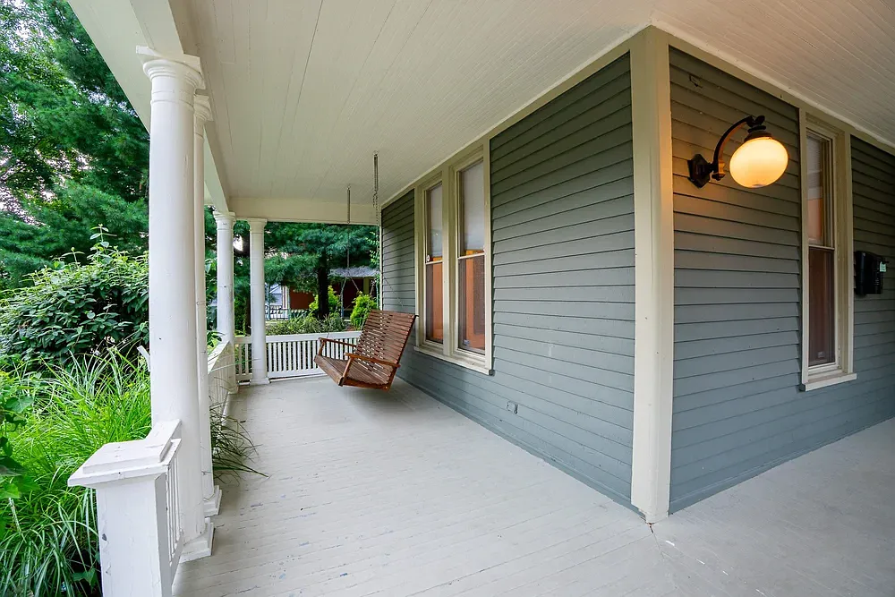 6 bed, 2061 sqft, $11,000 — Photo 2