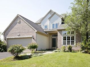 1522 Crabtree Ln, Crystal Lake, IL 60014
