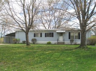 26 Festival Dr #26, Olmsted Falls, OH 44138