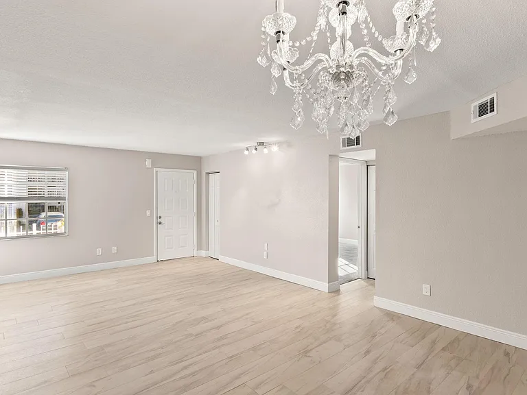 4891 W McElroy Ave #H104 — Photo 7