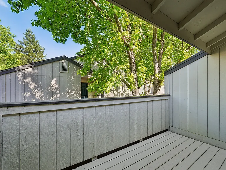 Kentwood Apartments — Photo 19