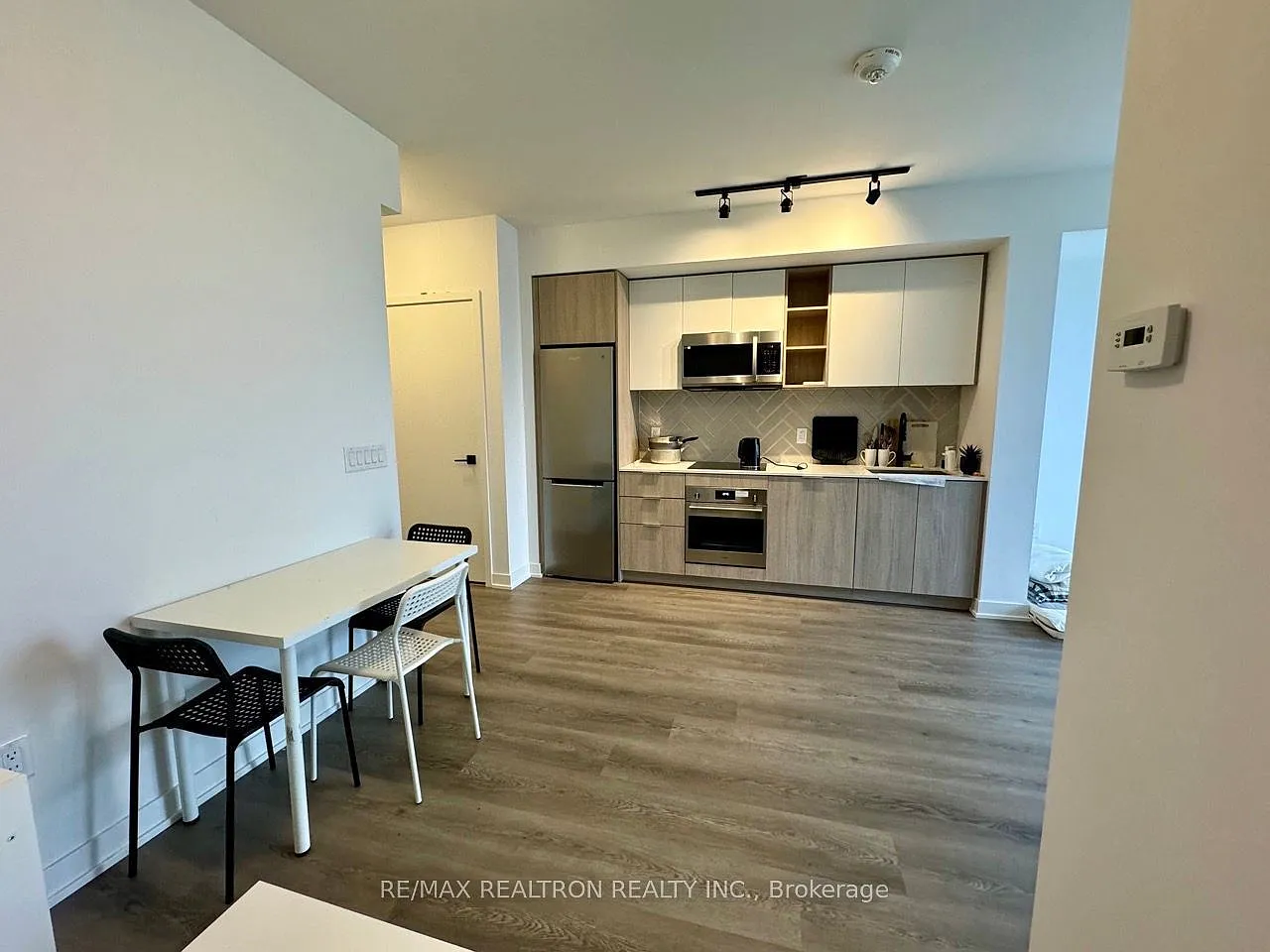 2 bed, $2,350 — Photo 4