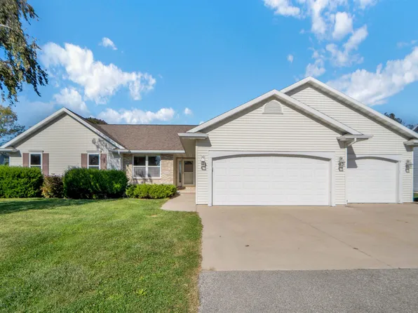 N8025 Lake Breeze Dr, Sherwood, WI 54169