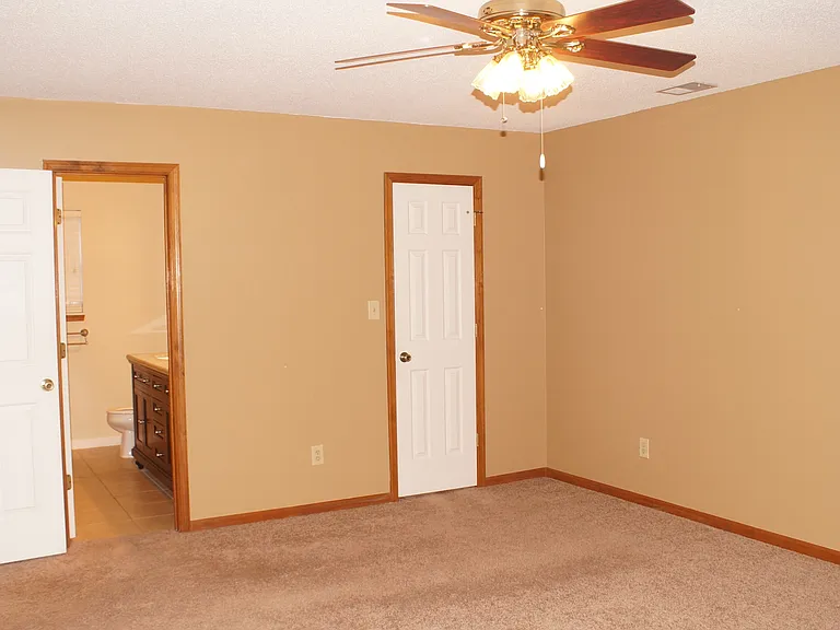1221 Clearwater Ln — Photo 31