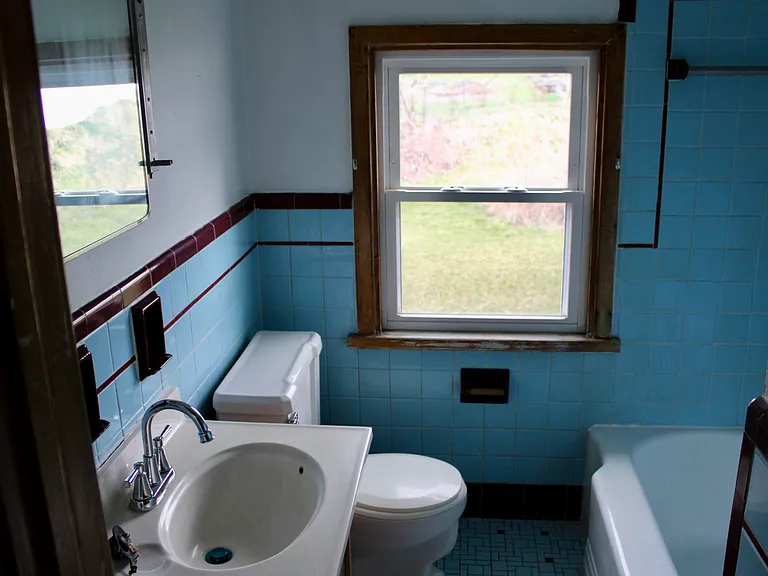 2nd floor bathroom