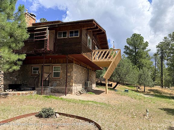 3rd image of 214 Rio Arriba Rd