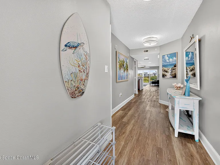 606 Shorewood Dr #C402 — Photo 5