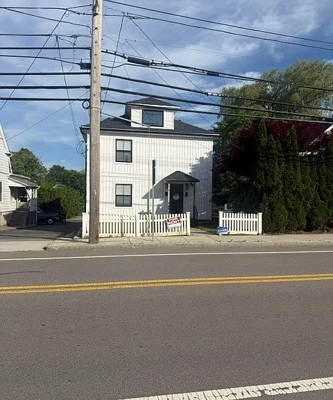 344 Main St #2 — Photo 2