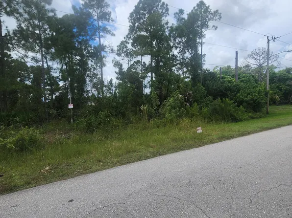 530 AMES Street E, Lehigh Acres, FL 33974