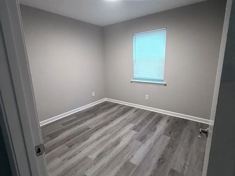 Poplar Point Apartments! — Photo 10