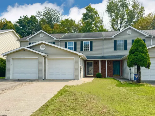 1005 Fair Oaks Dr, Fairmont, WV 26554