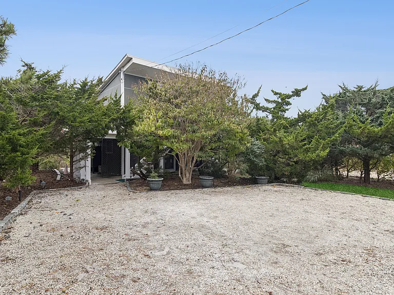 87 Shore Rd — Photo 19