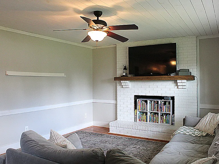 218 Dogwood St — Photo 3