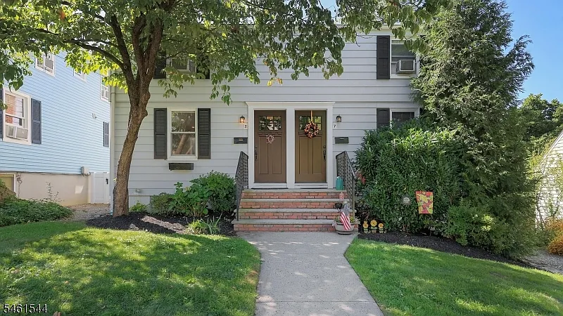 2 bed, 1.0 bath, $2,600 — Photo 2