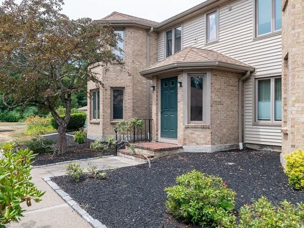 108 Norton Ave APT 4, South Easton, MA 02375