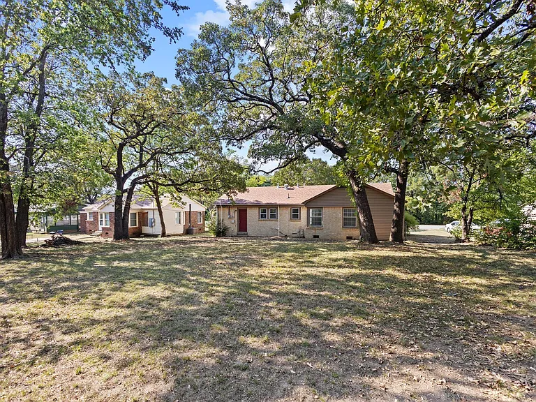 82 Vaughn Dr — Photo 25