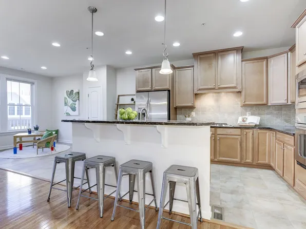 122 Parkview Ave, Gaithersburg, MD 20878