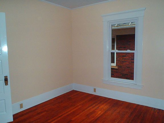 4th image of 926 & 928 W 6th St #928