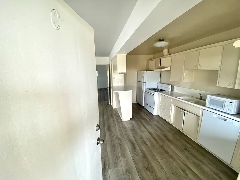 1514 Penmar Ave #C — Photo 2