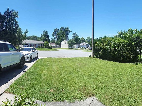 3rd image of 641 Dorene Pl