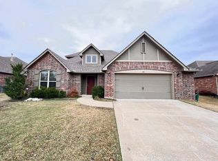 805 S 71st St, Broken Arrow, OK 74014