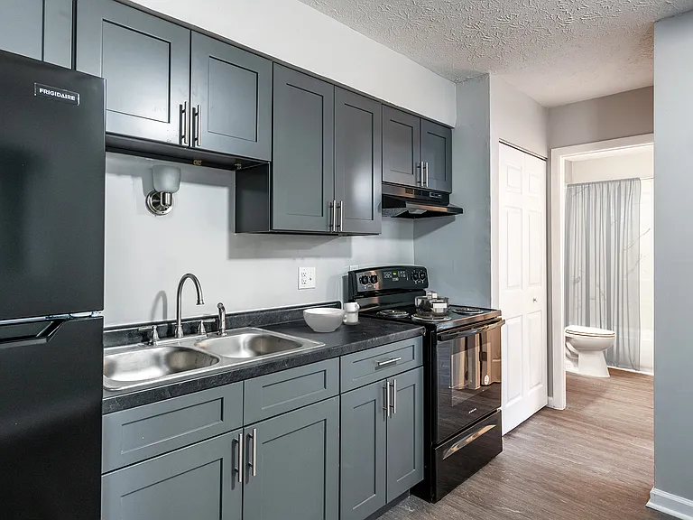Avalon Apartments — Photo 9