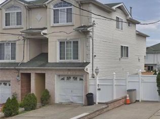 8 Townsend Ave, Staten Island, NY 10304