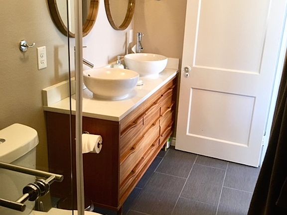 Private bathroom w/walking shower