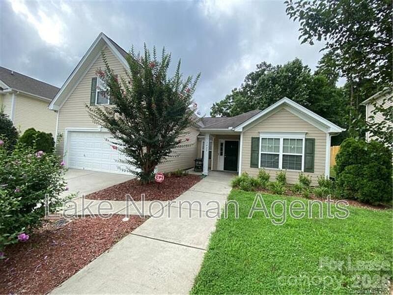 1st image of 1425 Eastway Dr