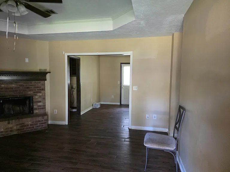 1437 Summit Ave — Photo 9