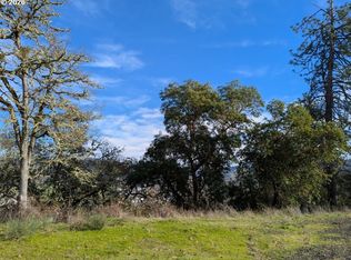 1596 SE Douglas Ave, Roseburg, OR