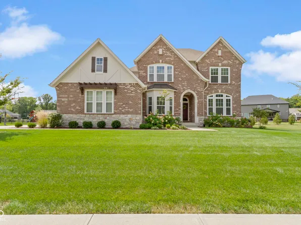 11078 Portage Woods Dr, Fortville, IN 46040