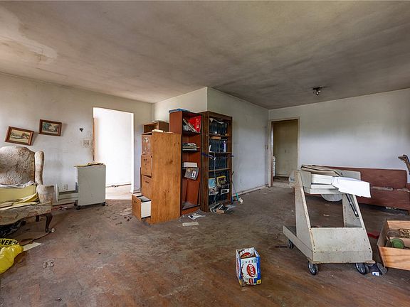 4th image of 9541 Clyo Rd