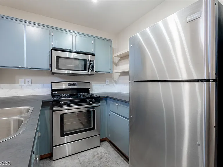 9668 Belle Regal St — Photo 13